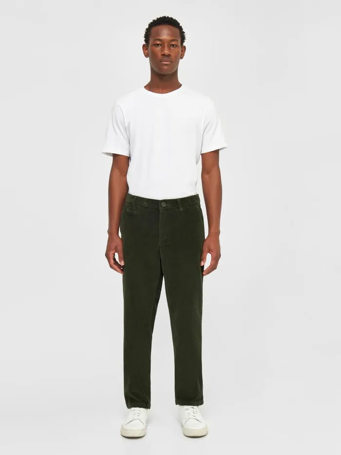 KnowledgeCotton Apparel Pants CHUCK Regular 8wales Corduroy Chino Pants Forrest Night 8211 Men