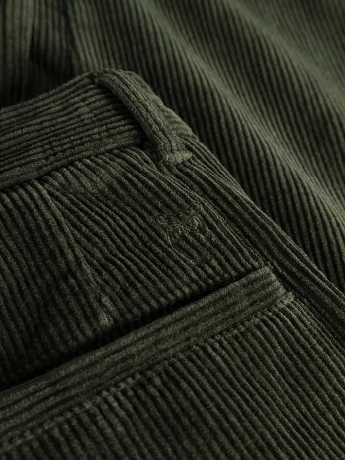 KnowledgeCotton Apparel Pants CHUCK Regular 8wales Corduroy Chino Pants Forrest Night 8211 Men