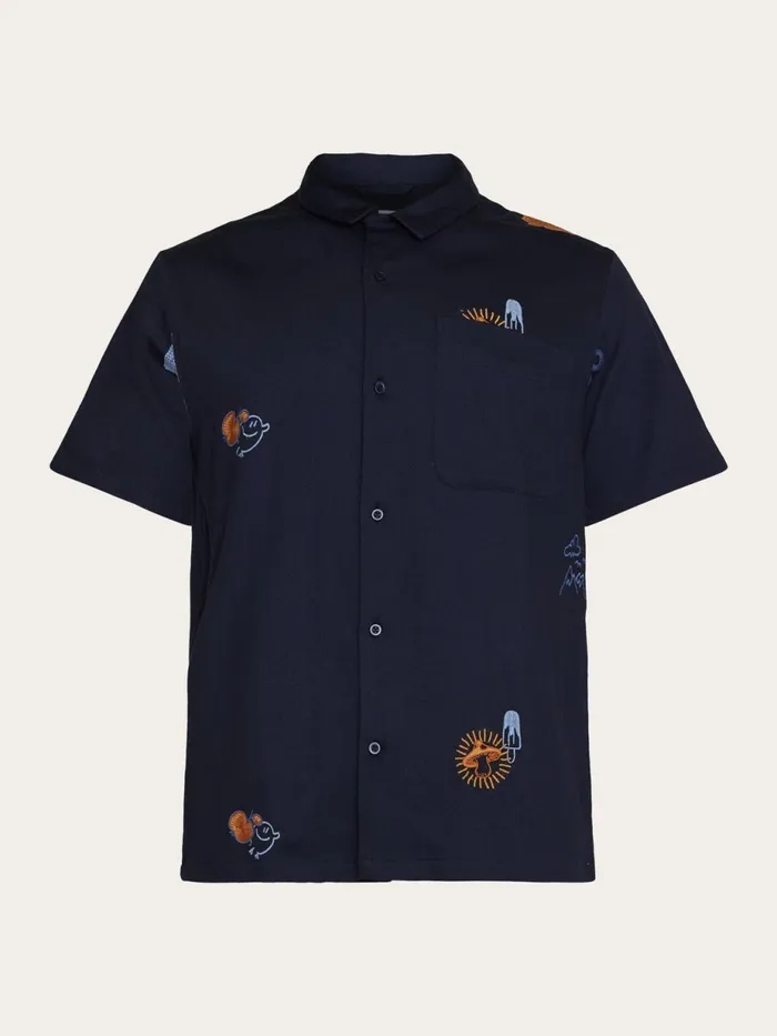 KnowledgeCotton Apparel Shirts Box Fit Short Sleeve Shirt With Embroidery Gotsvegan 8211 Men KnowledgeCotton Apparel Shirts Box Fit Short Sleeve Shirt With Embroidery Gotsvegan 8211 Men