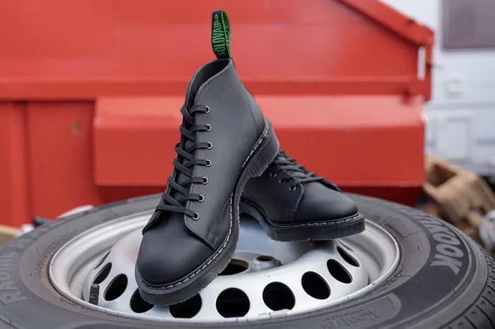 Men Solovair Monkey Boots Black Greasy Monkey Boot
