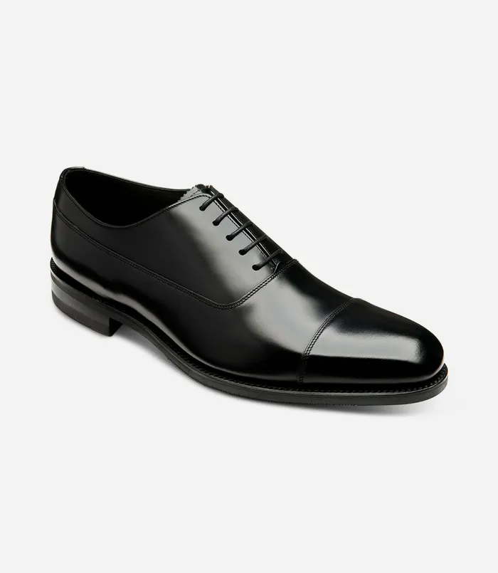Men Truman Black Toe Caps Loake