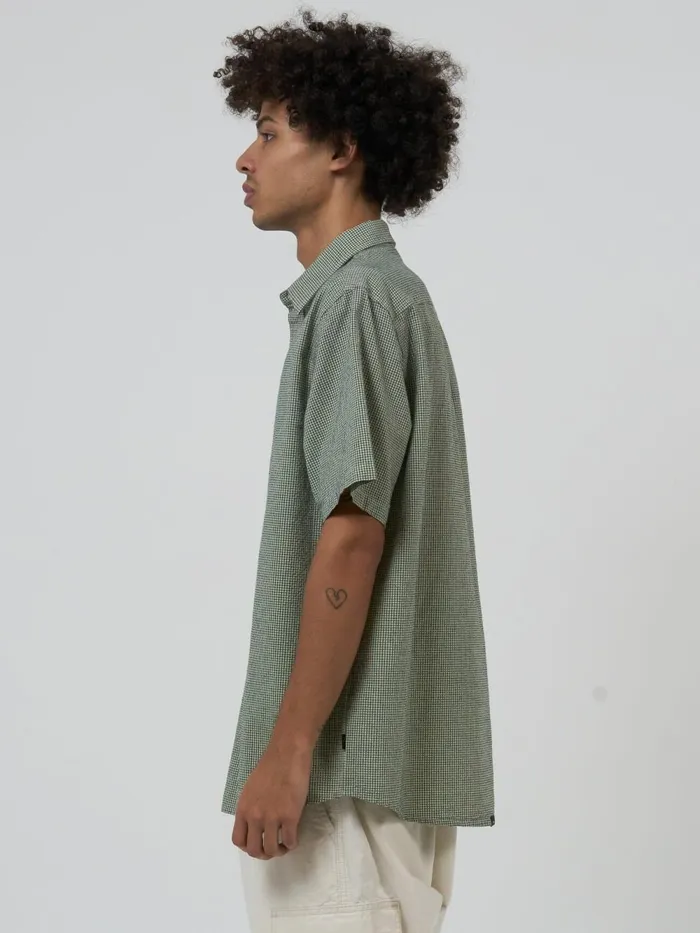 Mens Levitation Short Sleeve Shirt Pistachio Thrills Shirts