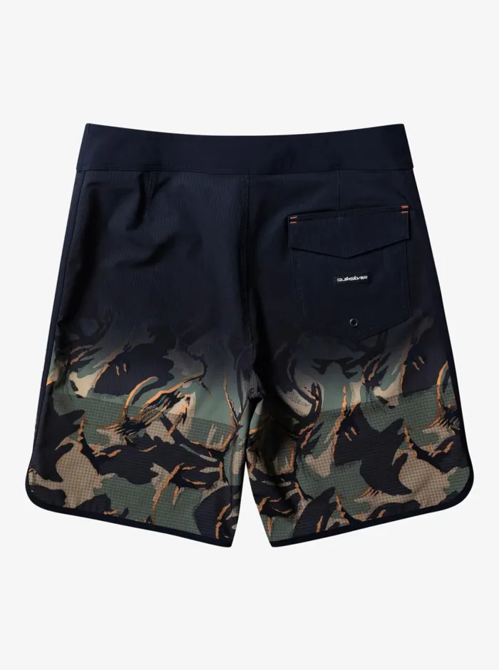 Quiksilver Highline Scallop 19034 Boardshorts Four Leaf Clover Mens Shorts and Amphibians