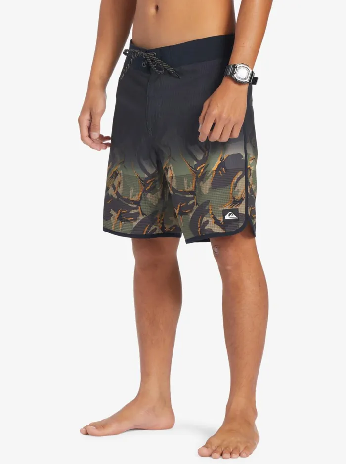 Quiksilver Highline Scallop 19034 Boardshorts Four Leaf Clover Mens Shorts and Amphibians