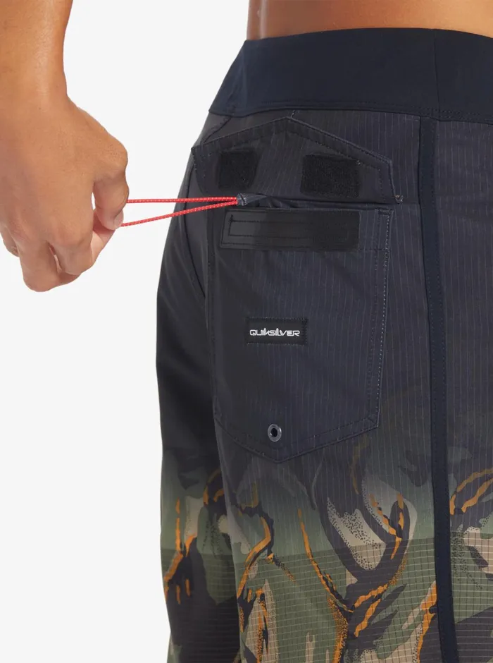 Quiksilver Highline Scallop 19034 Boardshorts Four Leaf Clover Mens Shorts and Amphibians
