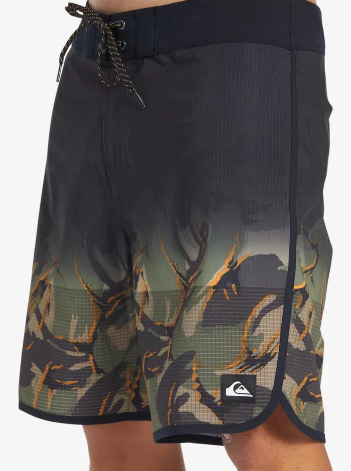 Quiksilver Highline Scallop 19034 Boardshorts Four Leaf Clover Mens Shorts and Amphibians