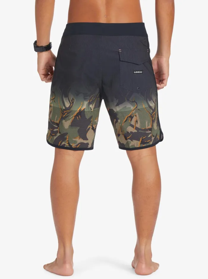 Quiksilver Highline Scallop 19034 Boardshorts Four Leaf Clover Mens Shorts and Amphibians