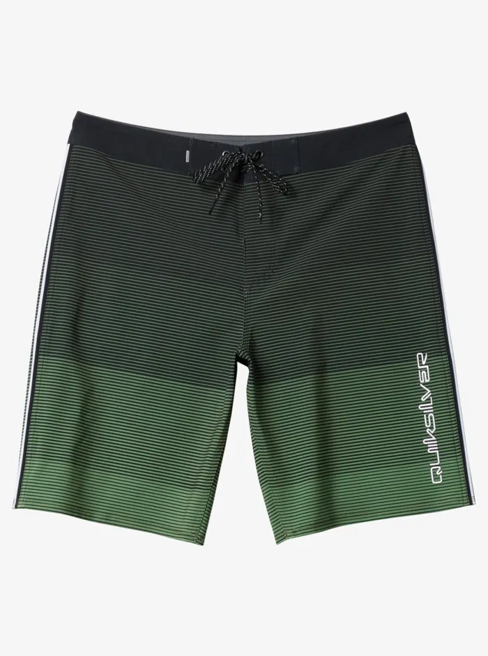 Quiksilver Surfsilk Massive 20034 Boardshorts Climbing Ivy Mens Shorts and Amphibians