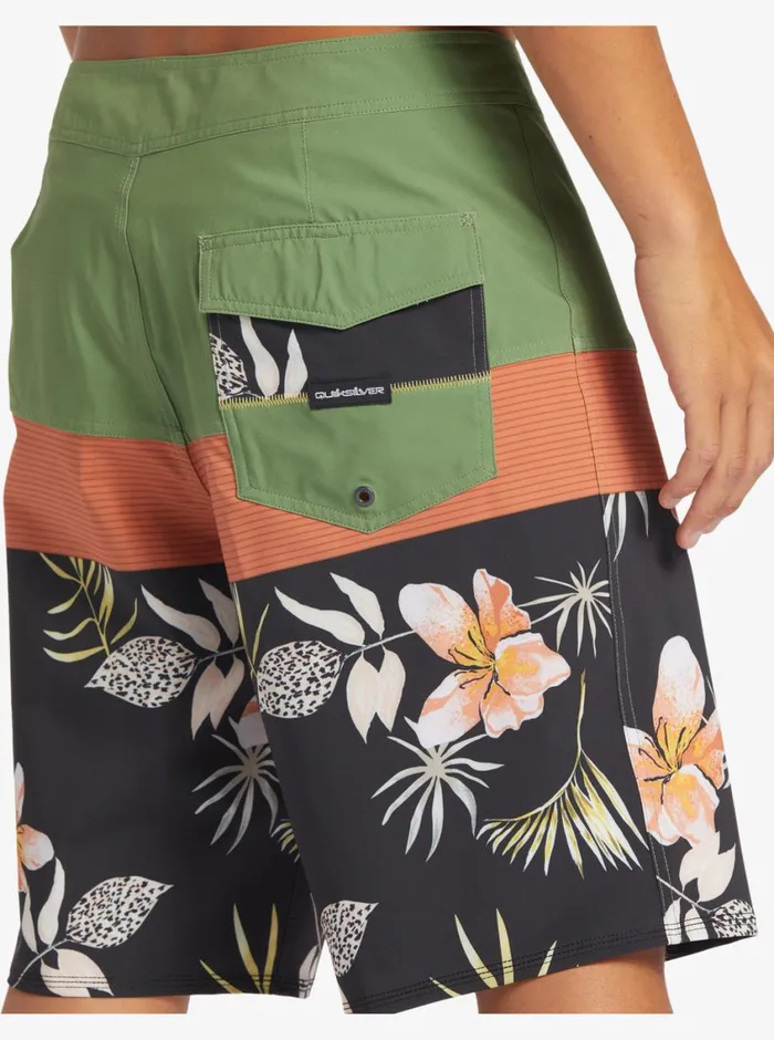 Quiksilver Surfsilk Panel 20034 Boardshorts Black Mens Shorts and Amphibians