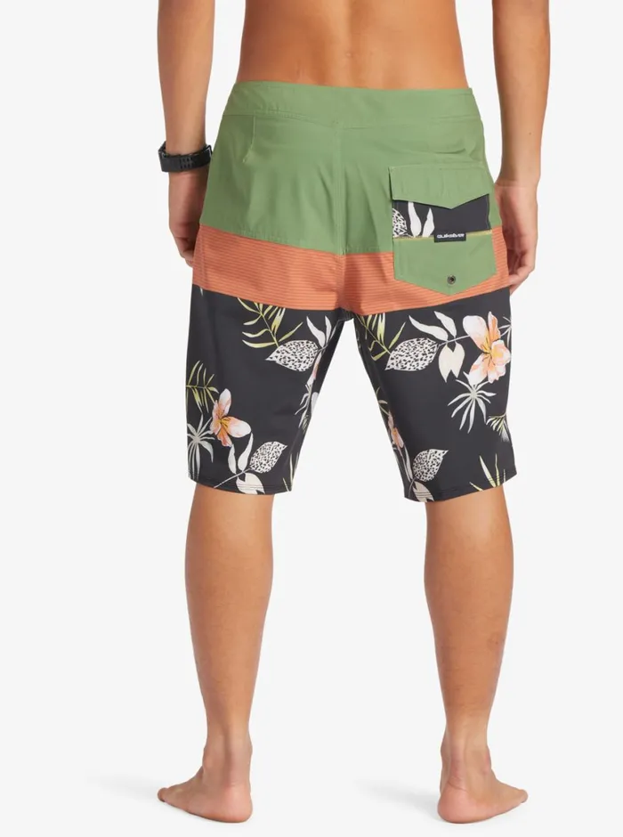Quiksilver Surfsilk Panel 20034 Boardshorts Black Mens Shorts and Amphibians