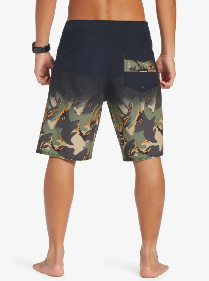 Quiksilver Surfsilk Panel 20034 Boardshorts Black Mens Shorts and Amphibians