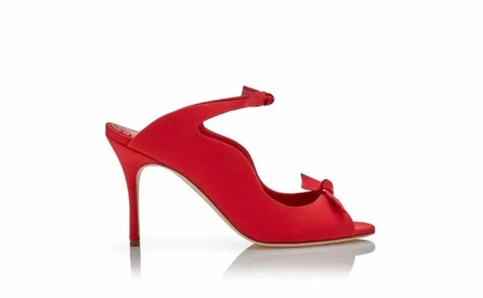 Women Red Crepe De Chine Scalloped Mules Manolo Blahnik Mules
